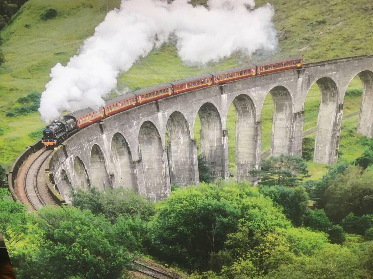 Situated At The Heart Of Fort William Esterno foto